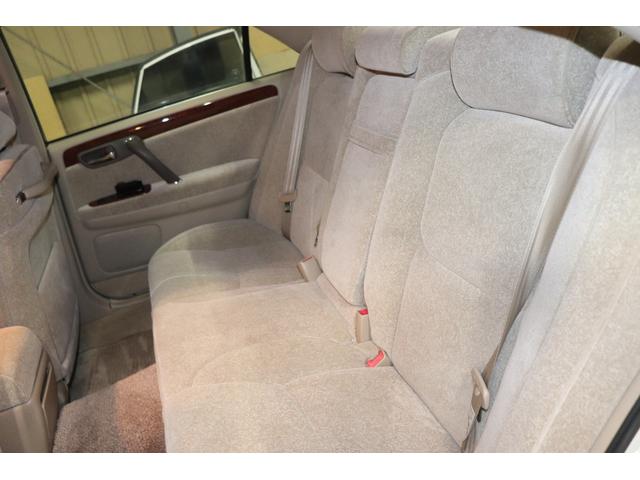 クラウン ロイヤルエクストラリミテッド　ワンオーナー　走行２１０００キロ　禁煙車　キーレス　パワーシート　ロイヤルサウンドシステム（15枚目）