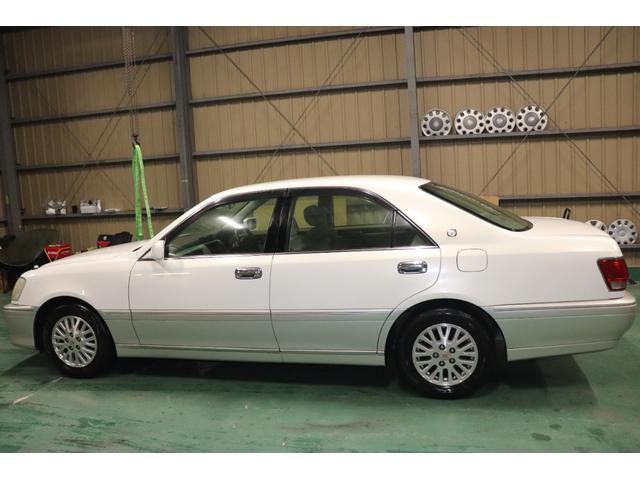 クラウン ロイヤルエクストラリミテッド　ワンオーナー　走行２１０００キロ　禁煙車　キーレス　パワーシート　ロイヤルサウンドシステム（22枚目）