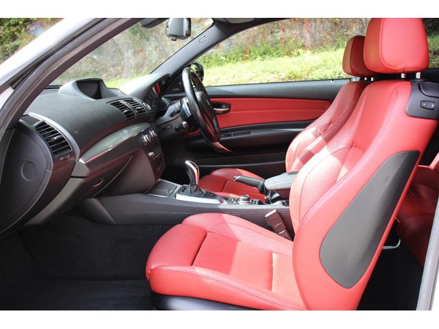 １シリーズ １３５ｉ　後期　サンルーフ　赤革シート　Ｍスポーツ　Ｐｅｒｆｏｒｍａｎｃｅブレーキシステム　ＨＤＤナビ　ハーマンカードンサウンドシステム　ワーク製１８インチアルミホイール　シートヒーター　トランクスポイラー（10枚目）