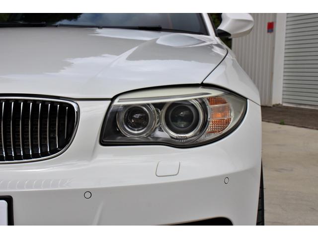 １シリーズ １３５ｉ　後期　サンルーフ　赤革シート　Ｍスポーツ　Ｐｅｒｆｏｒｍａｎｃｅブレーキシステム　ＨＤＤナビ　ハーマンカードンサウンドシステム　ワーク製１８インチアルミホイール　シートヒーター　トランクスポイラー（12枚目）