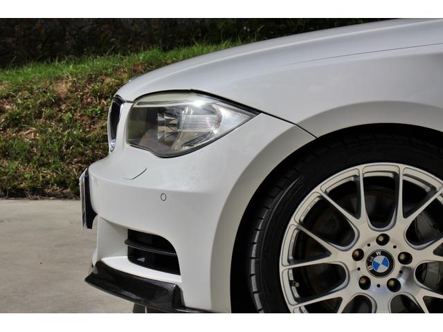 １シリーズ １３５ｉ　後期　サンルーフ　赤革シート　Ｍスポーツ　Ｐｅｒｆｏｒｍａｎｃｅブレーキシステム　ＨＤＤナビ　ハーマンカードンサウンドシステム　ワーク製１８インチアルミホイール　シートヒーター　トランクスポイラー（13枚目）