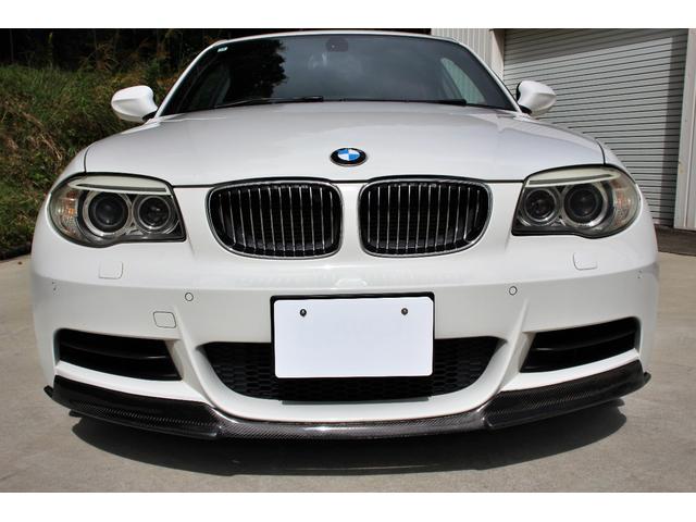 １シリーズ １３５ｉ　後期　サンルーフ　赤革シート　Ｍスポーツ　Ｐｅｒｆｏｒｍａｎｃｅブレーキシステム　ＨＤＤナビ　ハーマンカードンサウンドシステム　ワーク製１８インチアルミホイール　シートヒーター　トランクスポイラー（23枚目）