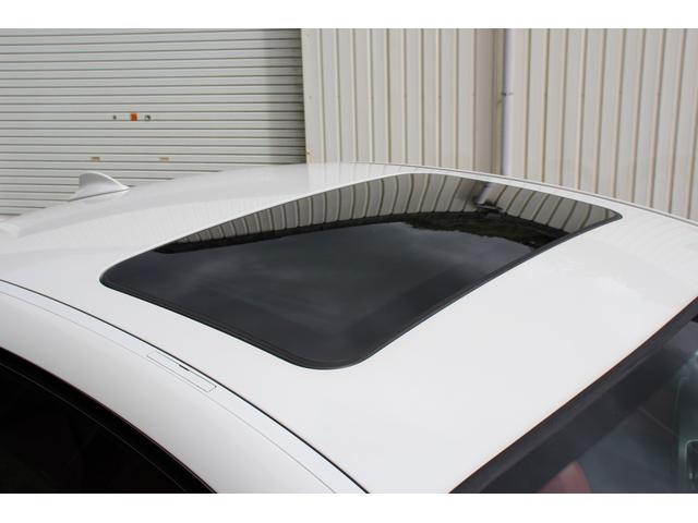 １シリーズ １３５ｉ　後期　サンルーフ　赤革シート　Ｍスポーツ　Ｐｅｒｆｏｒｍａｎｃｅブレーキシステム　ＨＤＤナビ　ハーマンカードンサウンドシステム　ワーク製１８インチアルミホイール　シートヒーター　トランクスポイラー（30枚目）