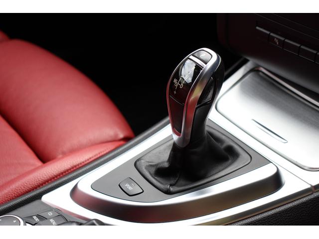 １シリーズ １３５ｉ　後期　サンルーフ　赤革シート　Ｍスポーツ　Ｐｅｒｆｏｒｍａｎｃｅブレーキシステム　ＨＤＤナビ　ハーマンカードンサウンドシステム　ワーク製１８インチアルミホイール　シートヒーター　トランクスポイラー（36枚目）
