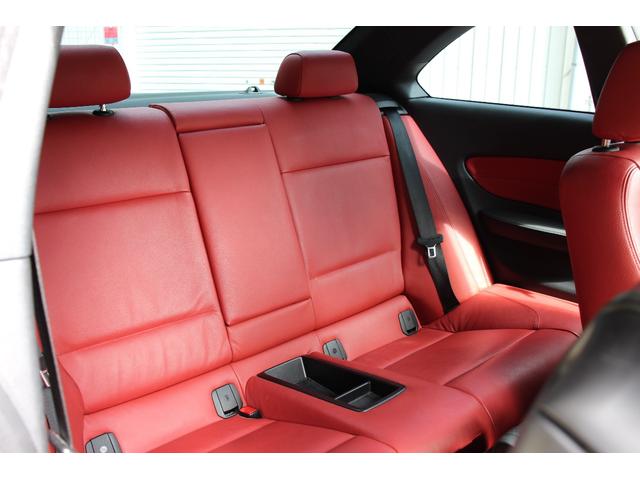 １シリーズ １３５ｉ　後期　サンルーフ　赤革シート　Ｍスポーツ　Ｐｅｒｆｏｒｍａｎｃｅブレーキシステム　ＨＤＤナビ　ハーマンカードンサウンドシステム　ワーク製１８インチアルミホイール　シートヒーター　トランクスポイラー（54枚目）