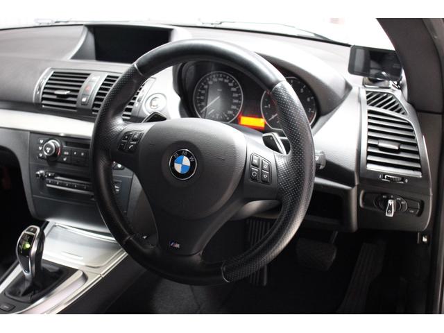 １シリーズ １３５ｉ　後期　７速ＤＣＴ　Ｍスポーツ　革シート　シートヒーター　パワーシート　１８インチアルミホイール　パドルシフト　オートライト　カーボントランクスポイラー　スペアキー１本（46枚目）