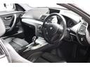 １シリーズ １３５ｉ　後期　７速ＤＣＴ　Ｍスポーツ　革シート　シートヒーター　パワーシート　１８インチアルミホイール　パドルシフト　オートライト　カーボントランクスポイラー　スペアキー１本（5枚目）
