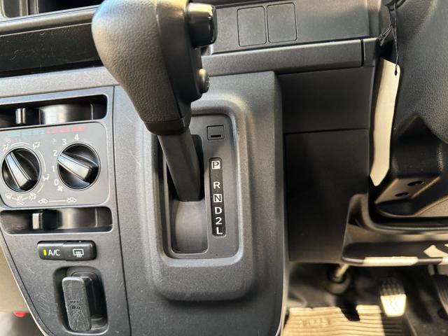 ハイゼットカーゴ スペシャルSAIII アイドリングストップ、LEDヘッドライトH4タイプ、荷室照明(11枚目)