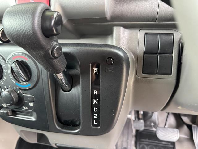 NV100クリッパーバン DX GLパッケージ ハイルーフ 日産純正ナビ、バックカメラ、ETC2.0、走行10万キロ以下(11枚目)