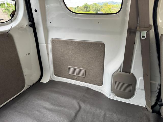 NV100クリッパーバン DX GLパッケージ ハイルーフ 日産純正ナビ、バックカメラ、ETC2.0、走行10万キロ以下(64枚目)