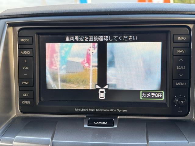 デリカＤ：５ Ｇ　パワーパッケージ　ワンオーナー／４ＷＤ／クルーズコントロール／スマートキー／オートライト／ＥＴＣ／バックカメラ／サイドカメラ／ＡＢＳ／ＭＴモード付／左パワースライドドア／テレビ／ナビ／８人乗り／ＨＩＤ／アルミホイール（33枚目）