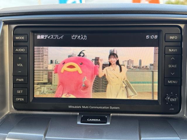 デリカＤ：５ Ｇ　パワーパッケージ　ワンオーナー／４ＷＤ／クルーズコントロール／スマートキー／オートライト／ＥＴＣ／バックカメラ／サイドカメラ／ＡＢＳ／ＭＴモード付／左パワースライドドア／テレビ／ナビ／８人乗り／ＨＩＤ／アルミホイール（34枚目）