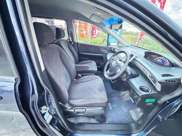 フリード G エアロ バックカメラ/ドライブレコーダー/ETC/キーレス/Bluetooth/ABS/7人乗り/HID/HDDナビ/アルミホイール/左パワースライドドア/オートライト/ステアリングスイッチ/衝突安全ボディー(8枚目)