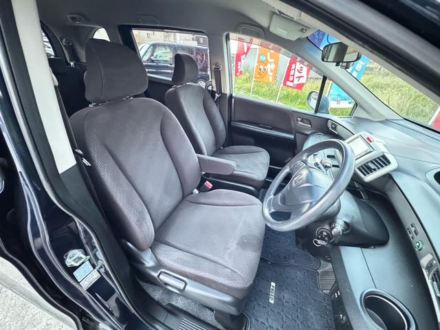 フリード G エアロ バックカメラ/ドライブレコーダー/ETC/キーレス/Bluetooth/ABS/7人乗り/HID/HDDナビ/アルミホイール/左パワースライドドア/オートライト/ステアリングスイッチ/衝突安全ボディー(9枚目)