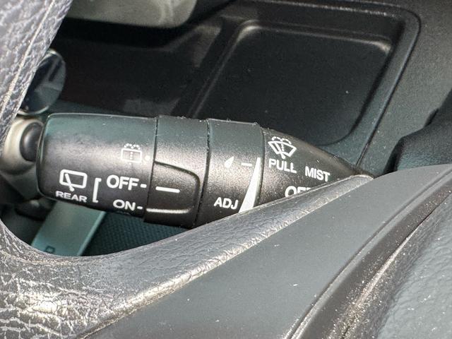 フリード G エアロ バックカメラ/ドライブレコーダー/ETC/キーレス/Bluetooth/ABS/7人乗り/HID/HDDナビ/アルミホイール/左パワースライドドア/オートライト/ステアリングスイッチ/衝突安全ボディー(19枚目)