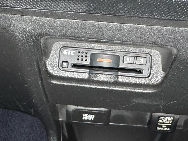 フリード G エアロ バックカメラ/ドライブレコーダー/ETC/キーレス/Bluetooth/ABS/7人乗り/HID/HDDナビ/アルミホイール/左パワースライドドア/オートライト/ステアリングスイッチ/衝突安全ボディー(21枚目)