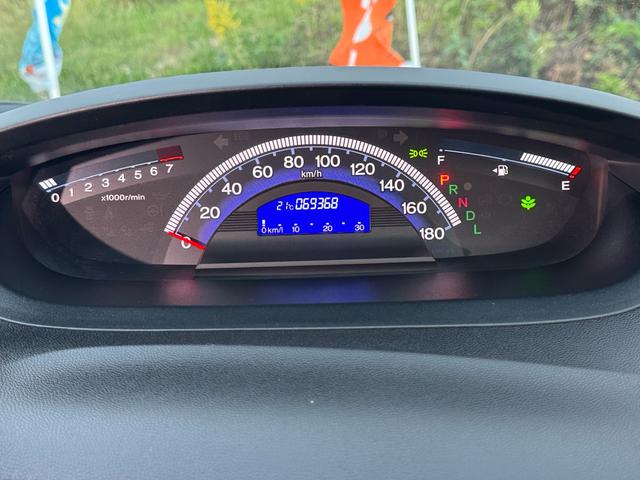 フリード G エアロ バックカメラ/ドライブレコーダー/ETC/キーレス/Bluetooth/ABS/7人乗り/HID/HDDナビ/アルミホイール/左パワースライドドア/オートライト/ステアリングスイッチ/衝突安全ボディー(25枚目)