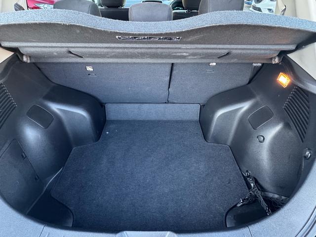 リーフ Ｘ（２４ｋｗｈ）　バックカメラ／ドライブレコーダー／ＥＴＣ／スマートキー／Ｂｌｕｅｔｏｏｔｈ／衝突被害軽減ブレーキ／ＡＢＳ／フルセグテレビ／ナビ／アルミホイール／オートライト／ステアリングスイッチ／衝突安全ボディー（14枚目）
