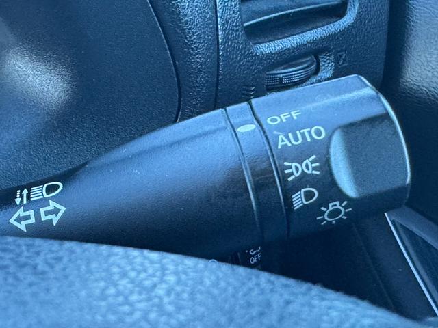 リーフ Ｘ（２４ｋｗｈ）　バックカメラ／ドライブレコーダー／ＥＴＣ／スマートキー／Ｂｌｕｅｔｏｏｔｈ／衝突被害軽減ブレーキ／ＡＢＳ／フルセグテレビ／ナビ／アルミホイール／オートライト／ステアリングスイッチ／衝突安全ボディー（22枚目）