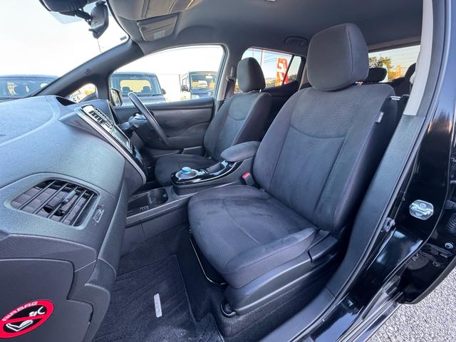リーフ Ｘ（２４ｋｗｈ）　バックカメラ／ドライブレコーダー／ＥＴＣ／スマートキー／Ｂｌｕｅｔｏｏｔｈ／衝突被害軽減ブレーキ／ＡＢＳ／フルセグテレビ／ナビ／アルミホイール／オートライト／ステアリングスイッチ／衝突安全ボディー（44枚目）