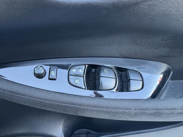 リーフ Ｘ（２４ｋｗｈ）　バックカメラ／ドライブレコーダー／ＥＴＣ／スマートキー／Ｂｌｕｅｔｏｏｔｈ／衝突被害軽減ブレーキ／ＡＢＳ／フルセグテレビ／ナビ／アルミホイール／オートライト／ステアリングスイッチ／衝突安全ボディー（49枚目）