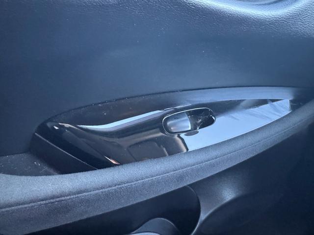 リーフ Ｘ（２４ｋｗｈ）　バックカメラ／ドライブレコーダー／ＥＴＣ／スマートキー／Ｂｌｕｅｔｏｏｔｈ／衝突被害軽減ブレーキ／ＡＢＳ／フルセグテレビ／ナビ／アルミホイール／オートライト／ステアリングスイッチ／衝突安全ボディー（50枚目）