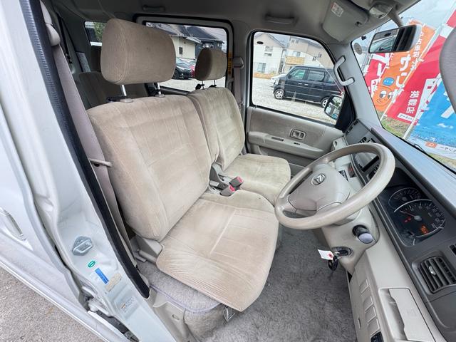 アトレーワゴン 　ワゴン６６０フレンドシップリヤシートリフト４名／タイミングチェーン／ターボ／キーレス／ＡＢＳ／テレビ／ナビ／エアコン／パワーウインドウ／運転席エアバッグ／助手席エアバッグ／福祉車両／寒冷地仕様車（9枚目）