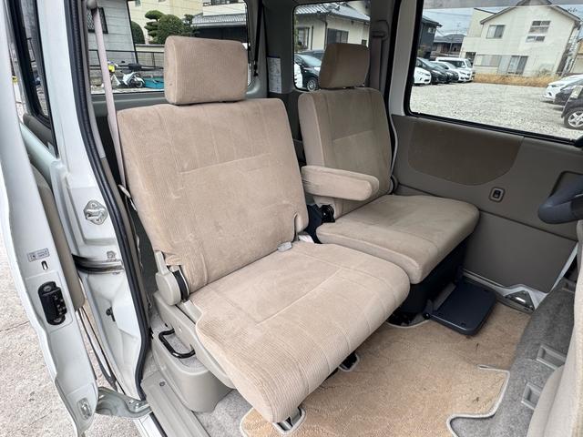 アトレーワゴン 　ワゴン６６０フレンドシップリヤシートリフト４名／タイミングチェーン／ターボ／キーレス／ＡＢＳ／テレビ／ナビ／エアコン／パワーウインドウ／運転席エアバッグ／助手席エアバッグ／福祉車両／寒冷地仕様車（12枚目）