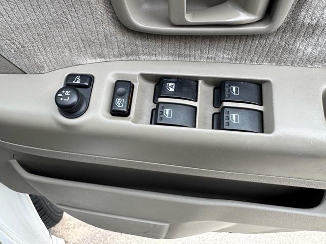 アトレーワゴン 　ワゴン６６０フレンドシップリヤシートリフト４名／タイミングチェーン／ターボ／キーレス／ＡＢＳ／テレビ／ナビ／エアコン／パワーウインドウ／運転席エアバッグ／助手席エアバッグ／福祉車両／寒冷地仕様車（24枚目）