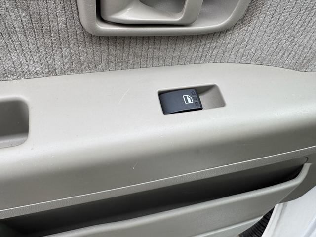 アトレーワゴン 　ワゴン６６０フレンドシップリヤシートリフト４名／タイミングチェーン／ターボ／キーレス／ＡＢＳ／テレビ／ナビ／エアコン／パワーウインドウ／運転席エアバッグ／助手席エアバッグ／福祉車両／寒冷地仕様車（25枚目）