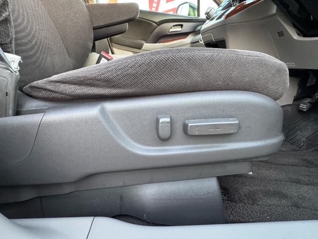 オデッセイ Ｌ　スマートキー／ＥＴＣ／ＡＢＳ／Ｂｌｕｅｔｏｏｔｈ／電動シート／全周囲カメラ／バックカメラ／サイドカメラ／クルーズコントロール／７人乗り／純正アルミホイール／ＨＩＤ／ＤＶＤ／盗難防止システム／エアバッグ（8枚目）