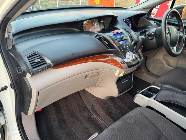 オデッセイ Ｌ　スマートキー／ＥＴＣ／ＡＢＳ／Ｂｌｕｅｔｏｏｔｈ／電動シート／全周囲カメラ／バックカメラ／サイドカメラ／クルーズコントロール／７人乗り／純正アルミホイール／ＨＩＤ／ＤＶＤ／盗難防止システム／エアバッグ（42枚目）