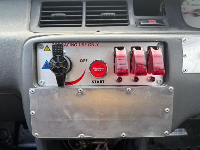 シビック 　Ｂ１８Ｃ／社外マフラー／光洋化学製アルミラジエーター／Ｋ＆Ｎ製エアクリ／Ｇｒｅｄｄｙ製オイルキャッチタンク／車高調／社外ホイール／社外リップ／レーシングスイッチ／ラッピング／デカール（35枚目）