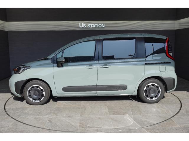 シエンタ ハイブリッドＺ　ＴＳＳ　レンタカーアップ　全方位カメラ付き純正ディスプレイオーディオ　フルセグ　ＥＴＣ　ブルートゥース　ドラレコ　両側パワースライドドア（5枚目）