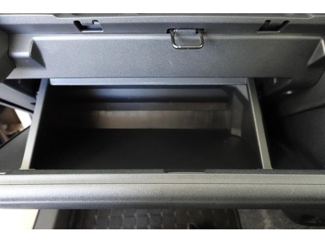 シエンタ ハイブリッドＺ　ＴＳＳ　レンタカーアップ　全方位カメラ付き純正ナビ　フルセグ　ＥＴＣ　Ｂｌｕｅｔｏｏｔｈ　ドラレコ　両側パワースライドドア（41枚目）