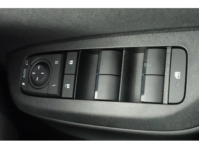 ヤリスクロス ハイブリッドＺ　トヨタセーフティセンス　全方位カメラ付き純正メモリーナビ　ドラレコ　シートヒーター　Ｂｌｕｅｔｏｏｔｈ　ＥＴＣ２．０　フルセグ　ＡＣＣ　ステアリングオーディオスイッチ　ＬＥＤヘッドライト（26枚目）