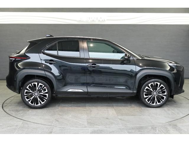 ヤリスクロス ハイブリッドＺ　トヨタセーフティセンス　全方位カメラ　トヨタセーフティセンス　全方位カメラ付き純正メモリーナビ　ドラレコ　シートヒーター　ＡＣＣ　フルセグ　Ｂｌｕｅｔｏｏｔｈ　ＥＴＣ　ＬＥＤヘッドライト（5枚目）