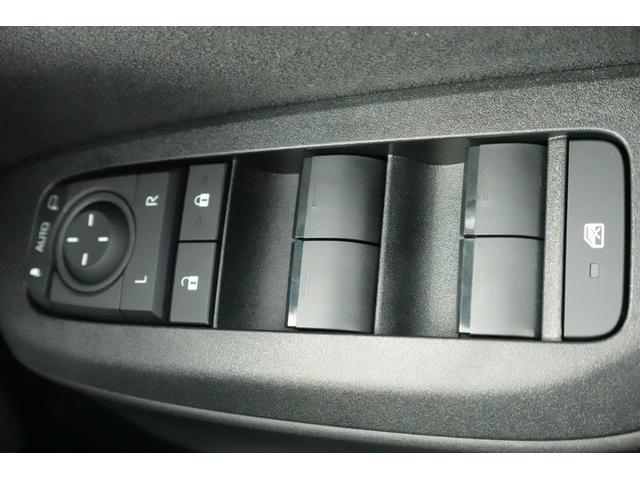 ヤリスクロス ハイブリッドＺ　トヨタセーフティセンス　全方位カメラ　トヨタセーフティセンス　全方位カメラ付き純正メモリーナビ　ドラレコ　シートヒーター　ＡＣＣ　フルセグ　Ｂｌｕｅｔｏｏｔｈ　ＥＴＣ　ＬＥＤヘッドライト（25枚目）