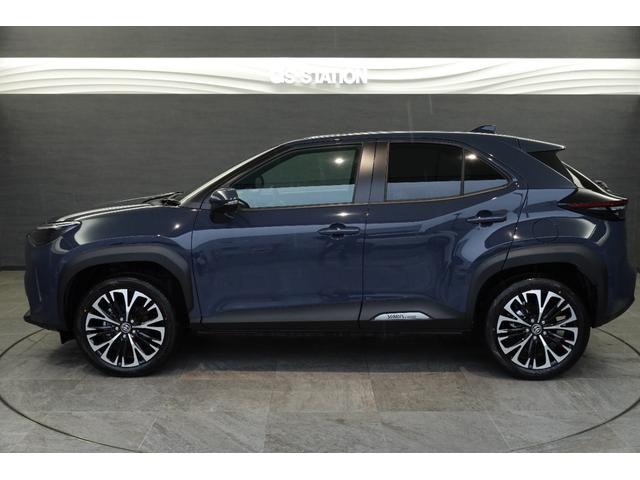 ヤリスクロス ハイブリッドＺ　トヨタセーフティセンス　全方位カメラ付き純正メモリーナビ　ドラレコ　シートヒーター　Ｂｌｕｅｔｏｏｔｈ　ＥＴＣ　フルセグ　ステアリングオーディオスイッチ　ＡＣＣ（4枚目）