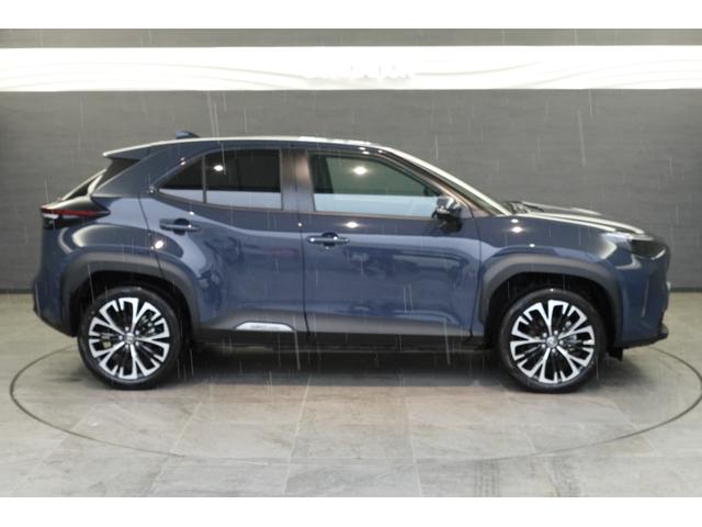 ヤリスクロス ハイブリッドＺ　トヨタセーフティセンス　全方位カメラ付き純正メモリーナビ　ドラレコ　シートヒーター　Ｂｌｕｅｔｏｏｔｈ　ＥＴＣ　フルセグ　ステアリングオーディオスイッチ　ＡＣＣ（5枚目）