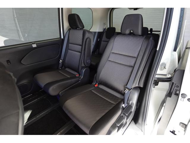 セレナ ｅ－パワー　ハイウェイスターＶ　エマージェンシーブレーキ　純正ナビ　フルセグ　ＣＤ　ＤＶＤ再生　ＥＴＣ　ドラレコ　バックカメラ　両側パワースライドドア　ＬＥＤヘッドライト　プロパイロット（11枚目）