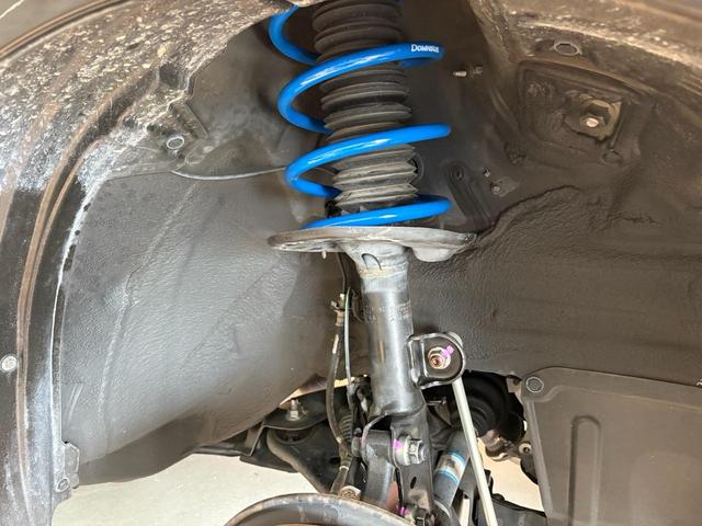 新品なのでもちろんヘタリなども無く乗り心地も良いです！！