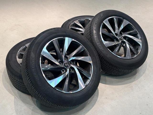 純正タイヤホイールも必要であればお渡し致します！！別途でスタッドレスタイヤに交換させて頂いてお渡しさせて頂く事も可能です！！