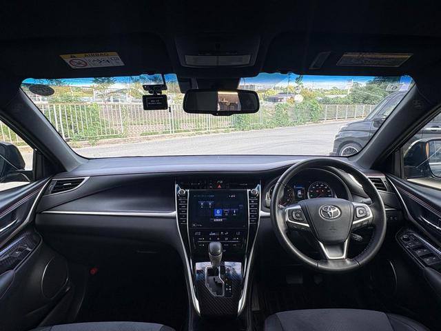 まだまだ人気の絶えない６０ハリアー！車内も現行に負けないデザインです！