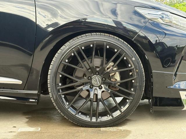 ブラックボディにブラックホイールめっちゃくちゃ格好良いです！