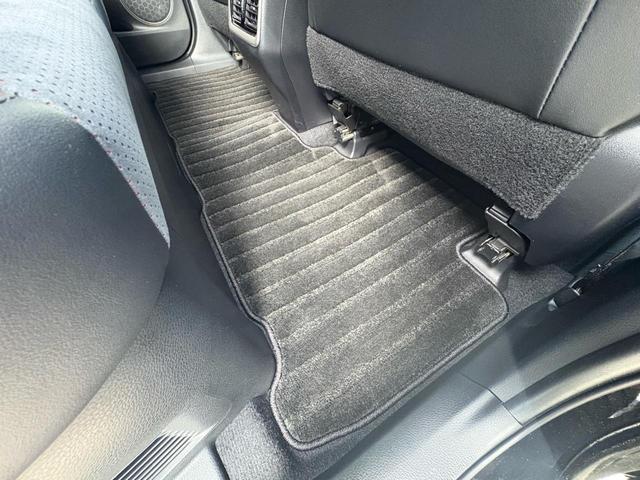 フロアマットもかなり綺麗です！！