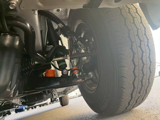 ハイエースバン ロングスーパーＧＬ　ダークプライムＳ　２００系２０周年記念モデル　オーディオレス　両側電動スライドドア　衝突軽減　車線逸脱警報　リヤクーラー　リヤヒーター　Ｂカメラ　デジタルインナーミラー　ステアリングスイッチ　フォグ　ＬＥＤ（18枚目）