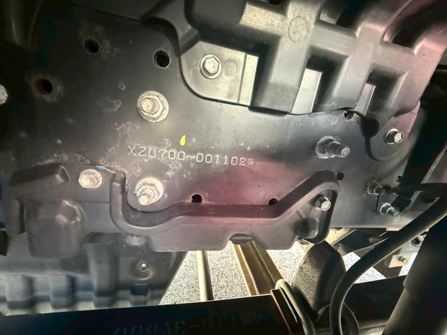 デュトロ 　衝突軽減システム　ナビ　フルセグ　ＥＴＣ　デジタルインナーミラー　バックカメラ　アオリ縞板　天上コンソール　ＬＥＤヘッド・フォグランプ　モケットシート　作業灯ＬＥＤ　メッキパーツ　床鉄板　スマートキー（29枚目）