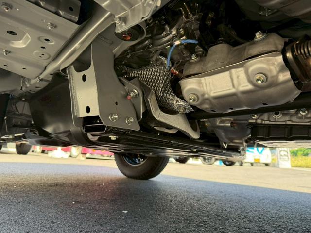 タウンエースバン ＧＬ　登録済未使用車　衝突軽減システム　４ＷＤ　ＬＥＤヘッドライト　オートライト　パーキングセンサー　盗難防止　リアクーラー　バックフォグ　キーレス　両側スライドドア　積載量７００ｋｇ　集中ドアロック（33枚目）