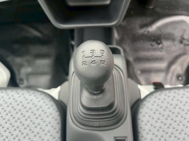 キャリイトラック KCエアコン・パワステ 登録届出済未使用車 スズキセーフティサポート 4WD 衝突軽減 車線逸脱警報 ソナー アイドリングストップ オートライト オートハイビーム キーレス ソナー スペアキー 取説 保証書 集中ドアロック(14枚目)